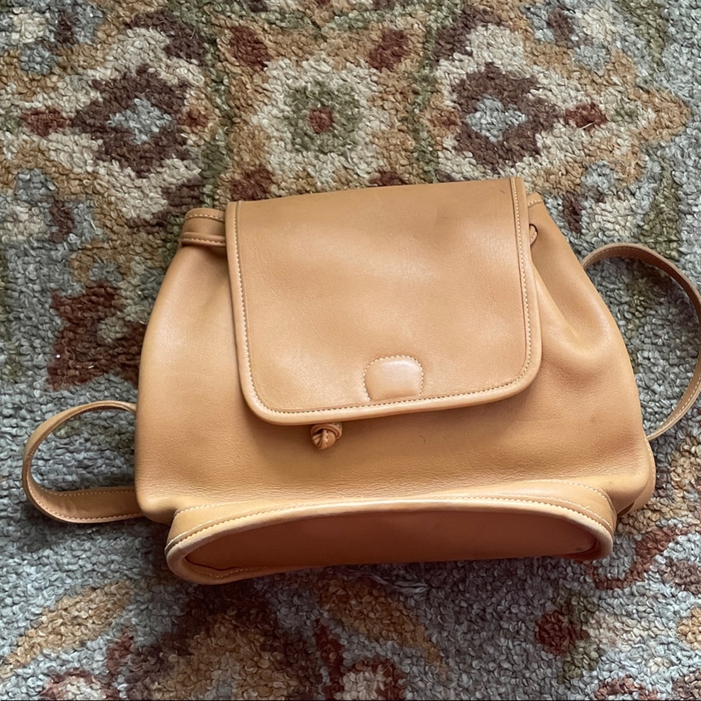Vintage Coach 9315 Daypack backpack in natural tan saddle leather.